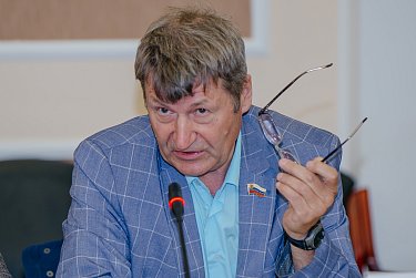 Рассмотрение Устава области включено в повестку заседания ЗС